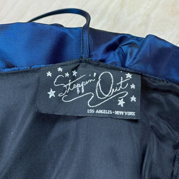 Vintage 1980s Iridescent Blue Taffeta Fit and Flare Prom Dress - Picture 6 of 8